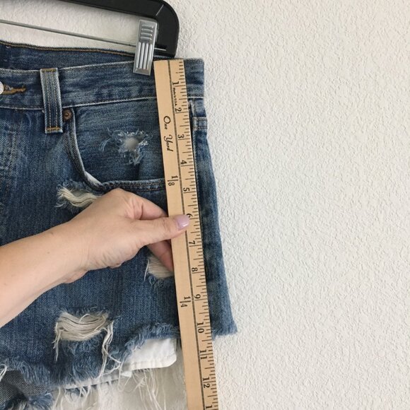 Furst Of A Kind Levi's Womens 28 Denim Shorts Distressed Button Fly Cotton - Picture 8 of 16